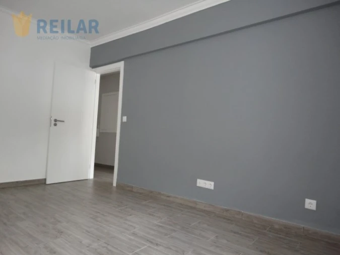 Apartamento T2 para Arrendamento em Santa Iria de Azoia, São João da Talha e Bobadela Foto 2