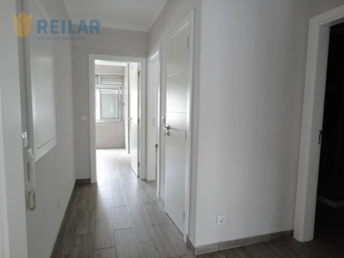 Apartamento T2 para Arrendamento em Santa Iria de Azoia, São João da Talha e Bobadela Foto 4