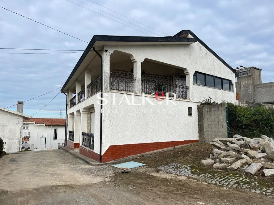 Moradia T6 para Venda em São Paio de Oleiros Foto 1
