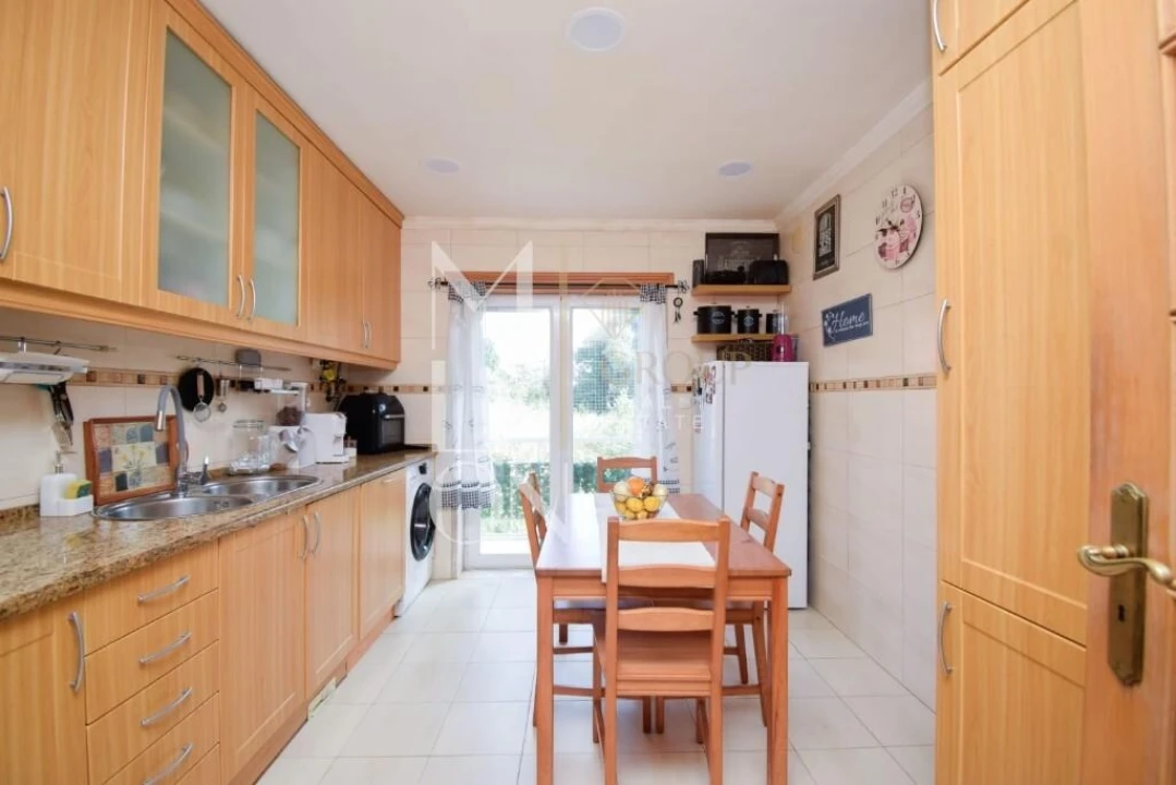 Apartamento T2 para Venda em Alcabideche Foto 10