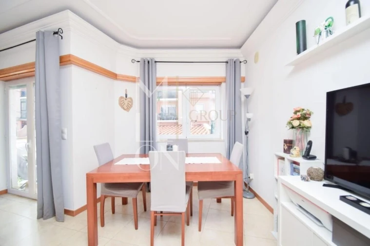 Apartamento T2 para Venda em Alcabideche Foto 8