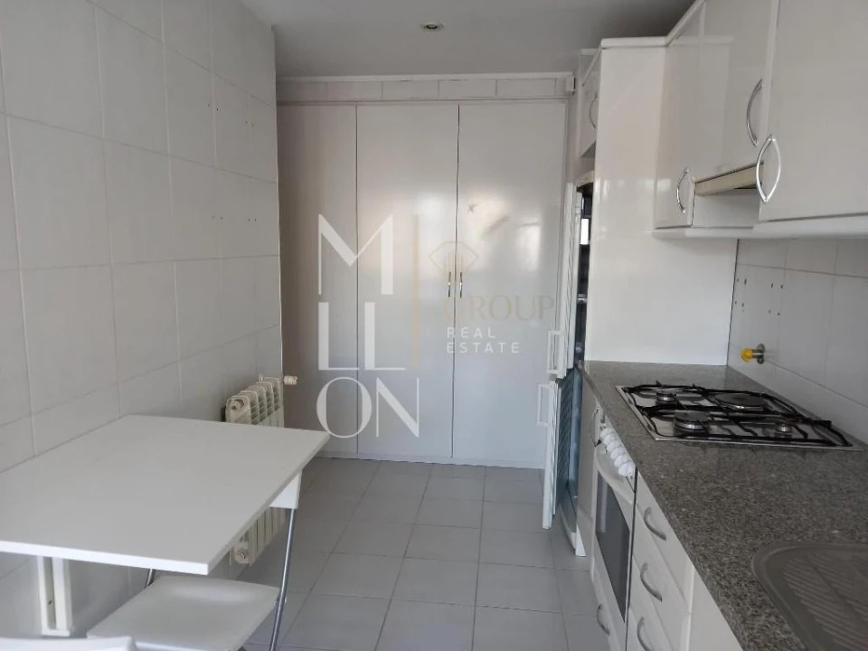 Apartamento T1 para Arrendamento em Ramalde Foto 7
