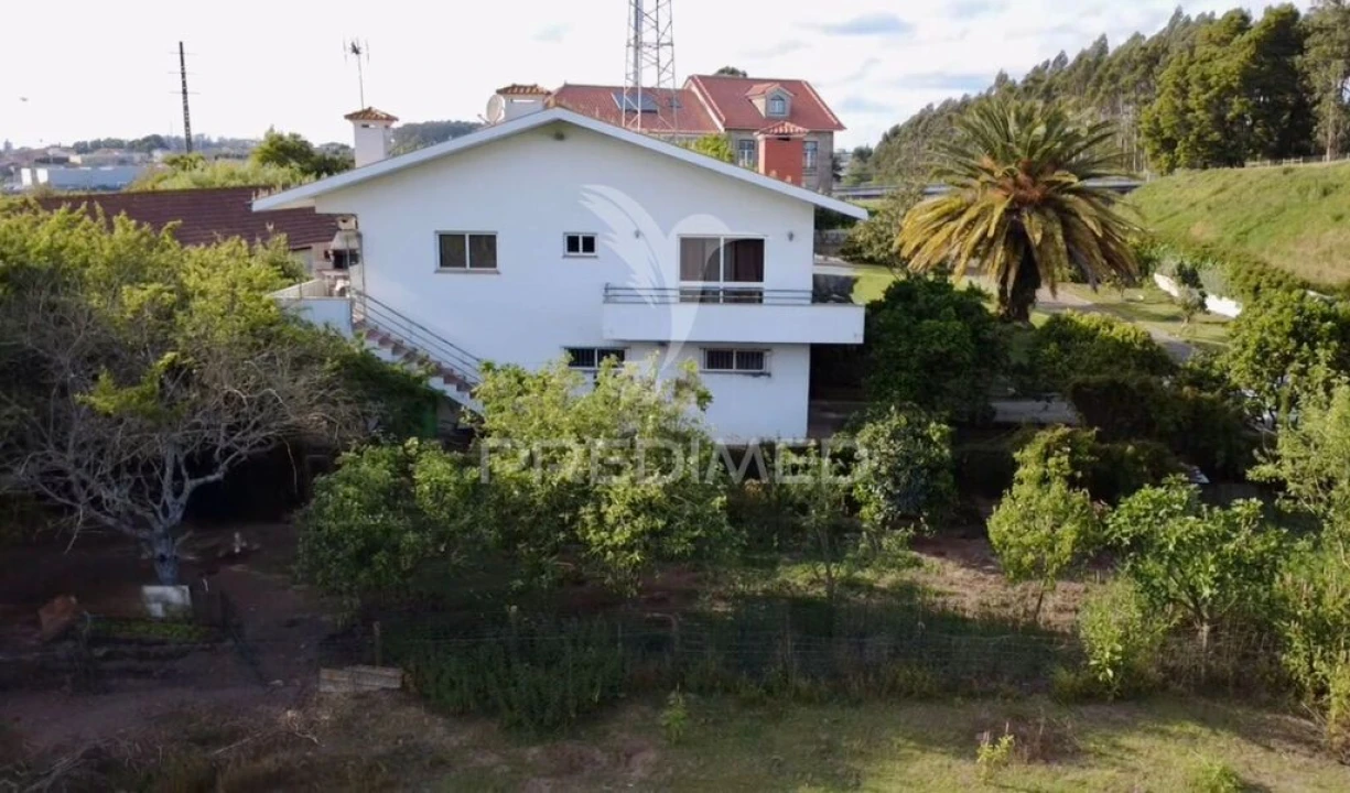Moradia T3 para Venda em Arvore Foto 3