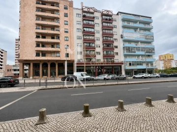 Apartamento T3 para Venda em São Domingos de Benfica