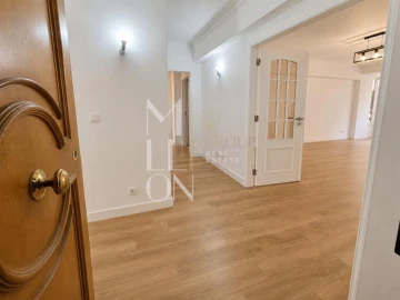 Apartamento T3 para Venda em São Domingos de Benfica
