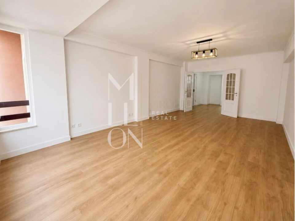 Apartamento T3 para Venda em São Domingos de Benfica Foto 2
