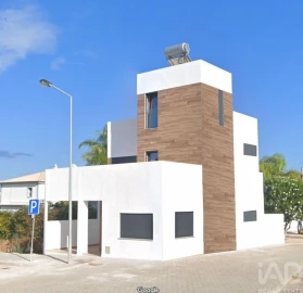 Moradia T3 para Venda em Moncarapacho e Fuseta