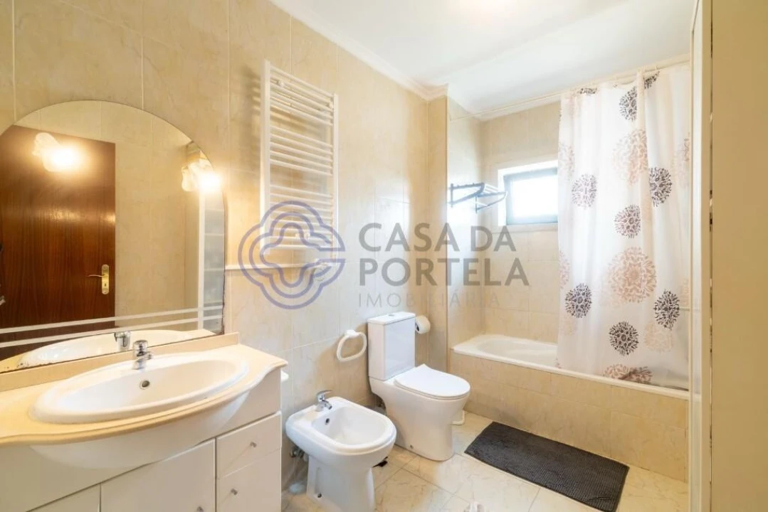 Apartamento T2 para Venda em Vilar de Andorinho Foto 12