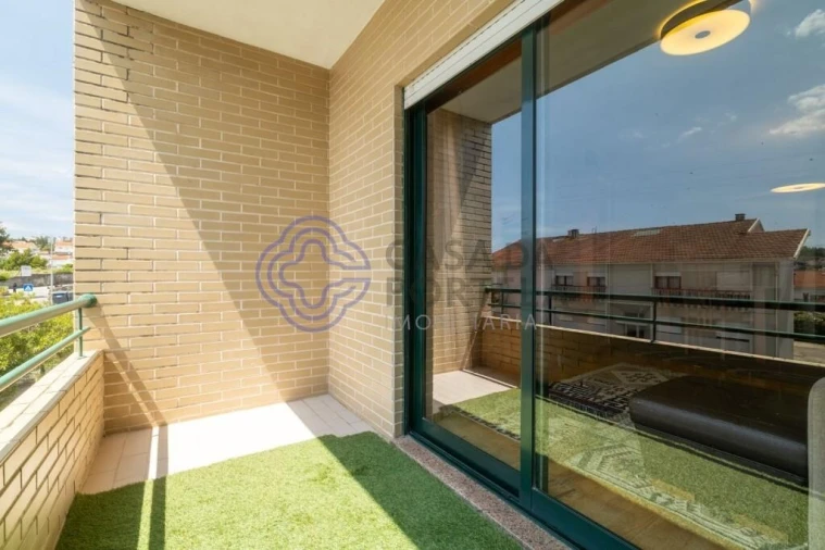Apartamento T2 para Venda em Vilar de Andorinho Foto 5