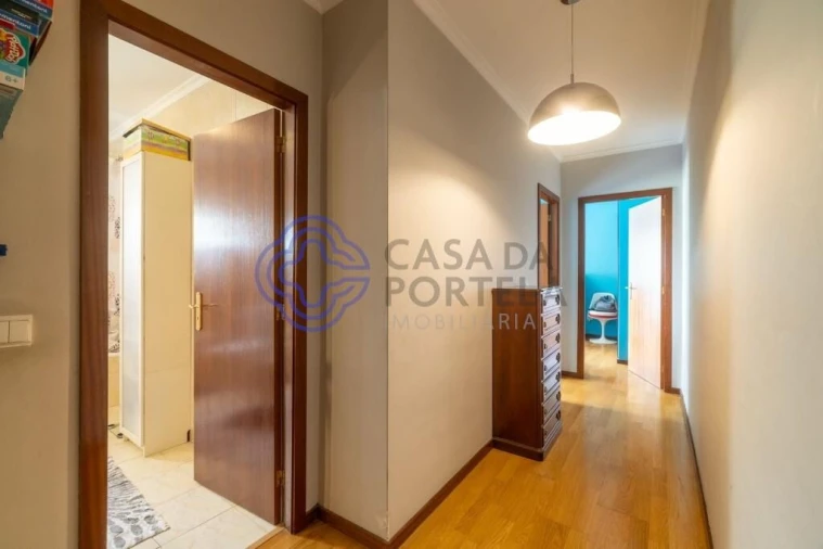 Apartamento T2 para Venda em Vilar de Andorinho Foto 13