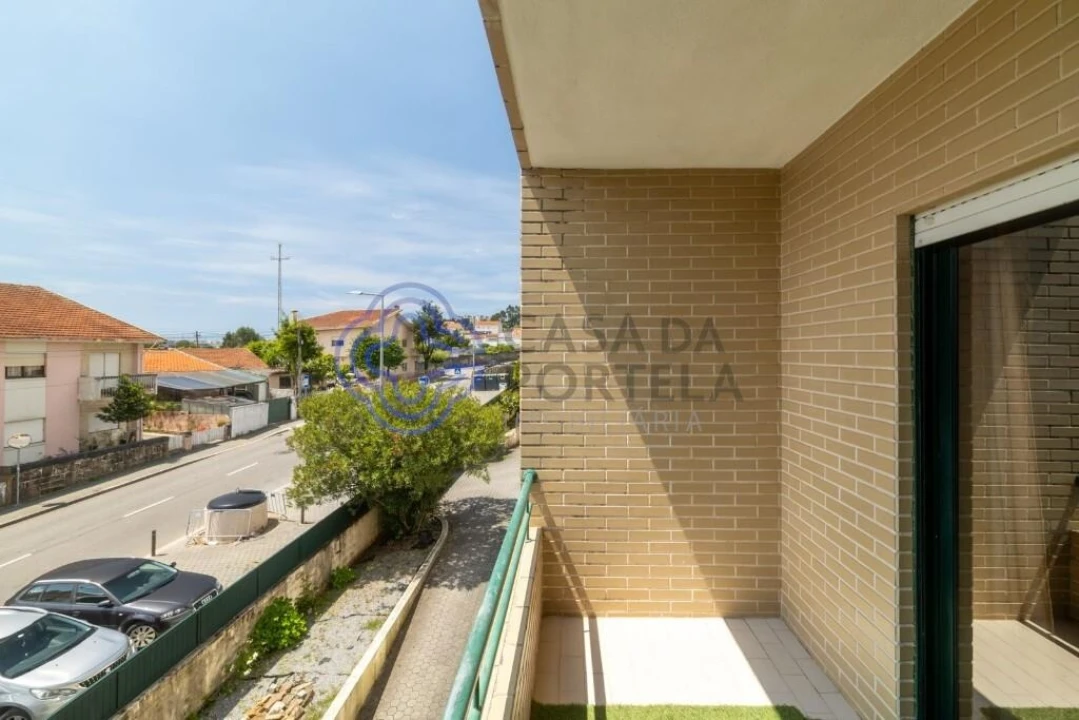 Apartamento T2 para Venda em Vilar de Andorinho Foto 6