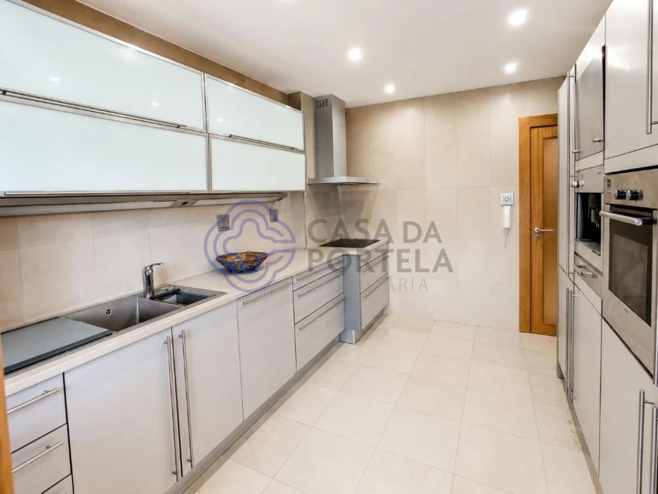 Apartamento T3 para Venda em Mafamude e Vilar do Paraíso Foto 6