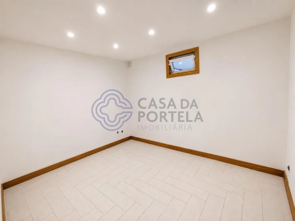 Apartamento T3 para Venda em Mafamude e Vilar do Paraíso Foto 20