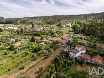 Moradia T4 para Venda em Pombeiro da Beira