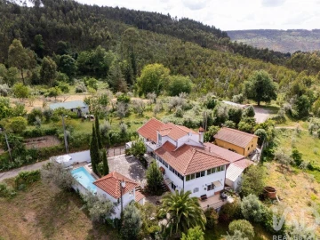 Moradia T4 para Venda em Pombeiro da Beira