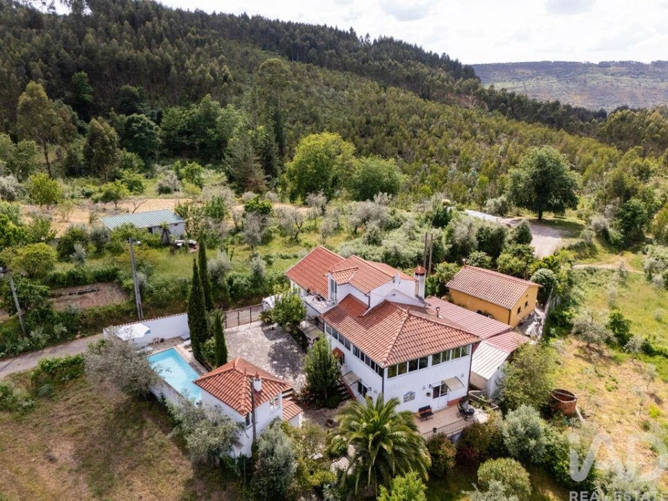 Moradia T4 para Venda em Pombeiro da Beira Foto 1