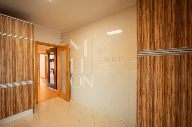 Apartamento T2 para Venda em Alcabideche Foto 16