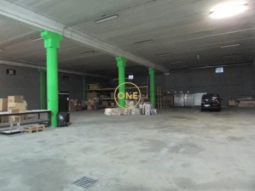 Armazém para Arrendamento em Celeirós, Aveleda e Vimieiro