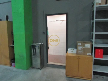 Armazém para Arrendamento em Celeirós, Aveleda e Vimieiro