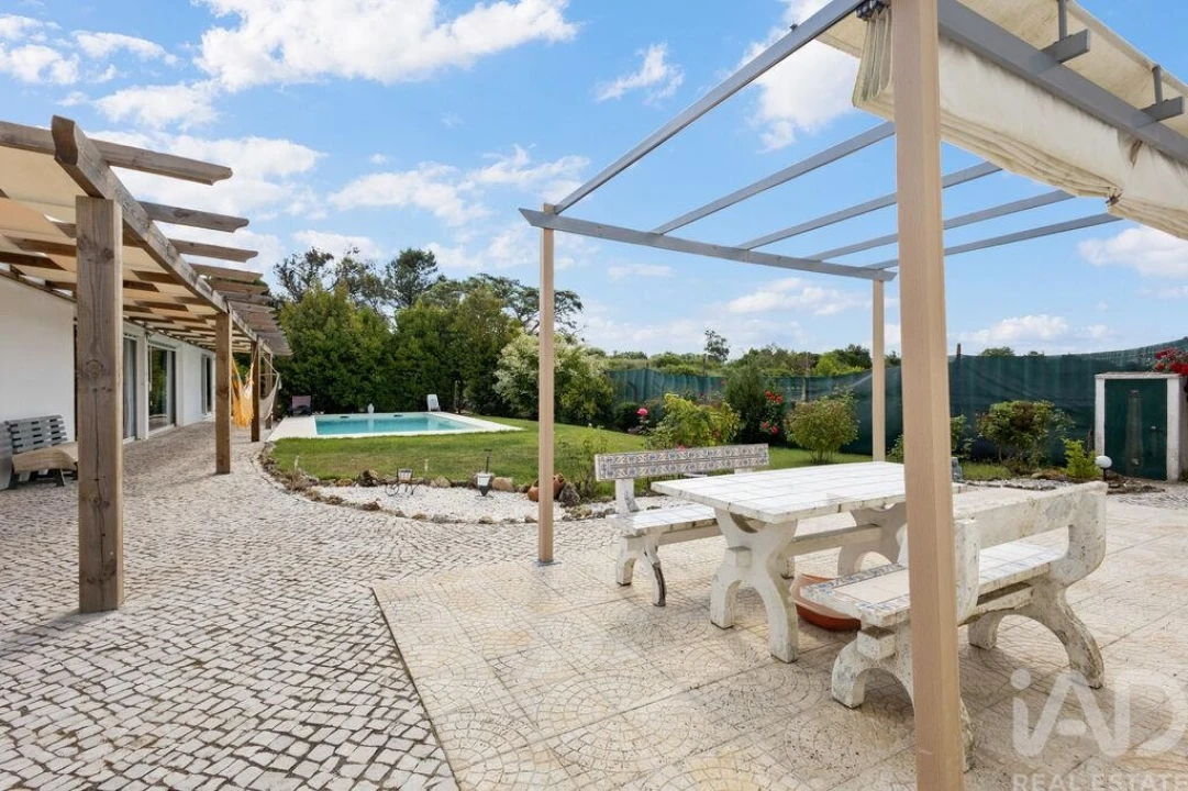 Moradia T2 para Venda em Almoster Foto 10