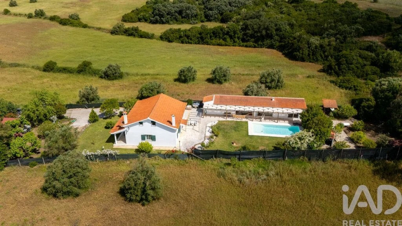 Moradia T2 para Venda em Almoster Foto 35
