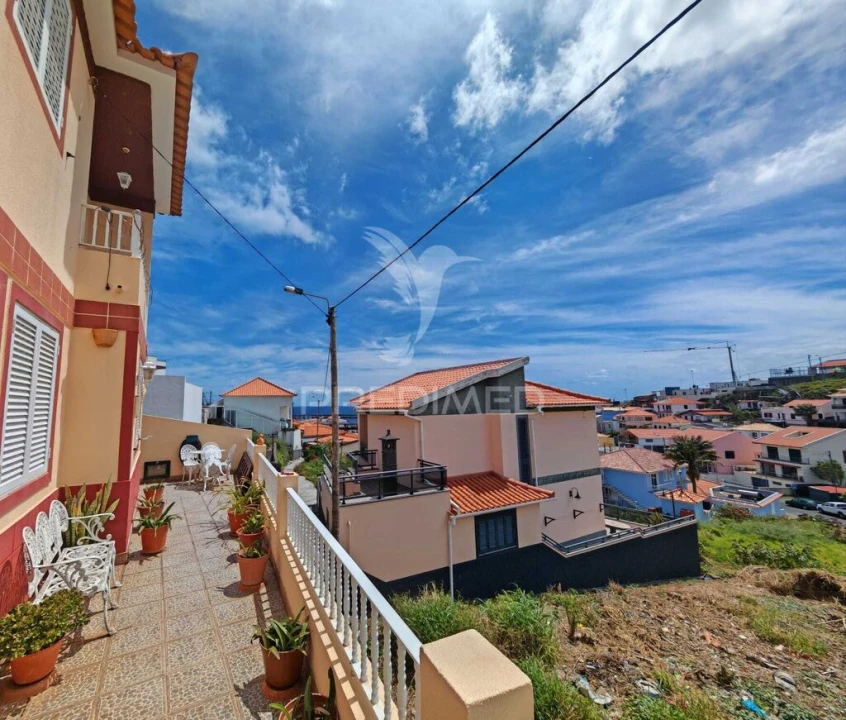 Moradia T3 para Venda em Caniçal Foto 3