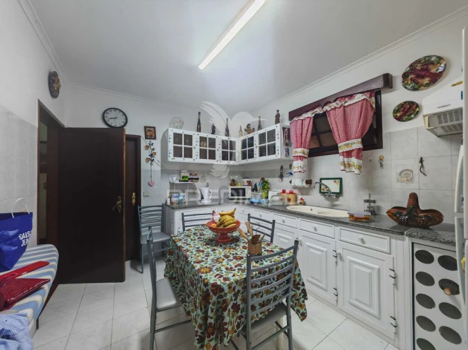 Moradia T3 para Venda em Caniçal Foto 17
