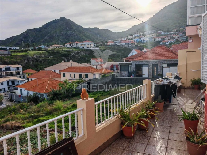 Moradia T3 para Venda em Caniçal Foto 5