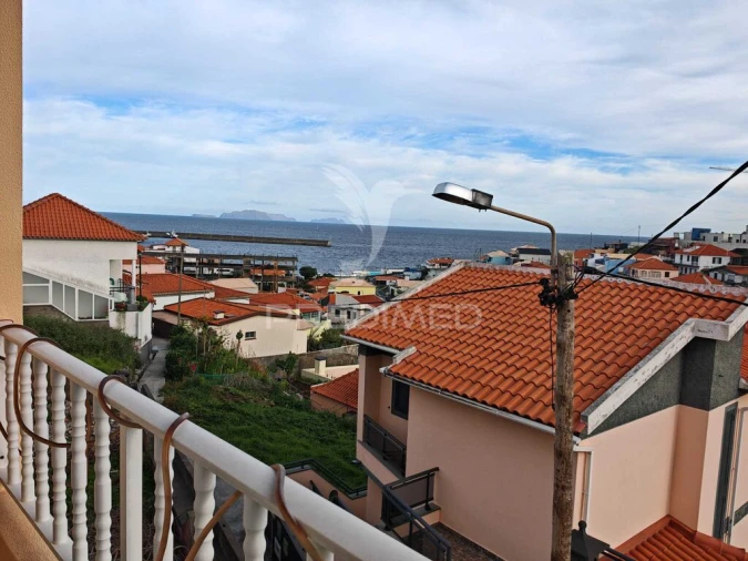 Moradia T3 para Venda em Caniçal Foto 4