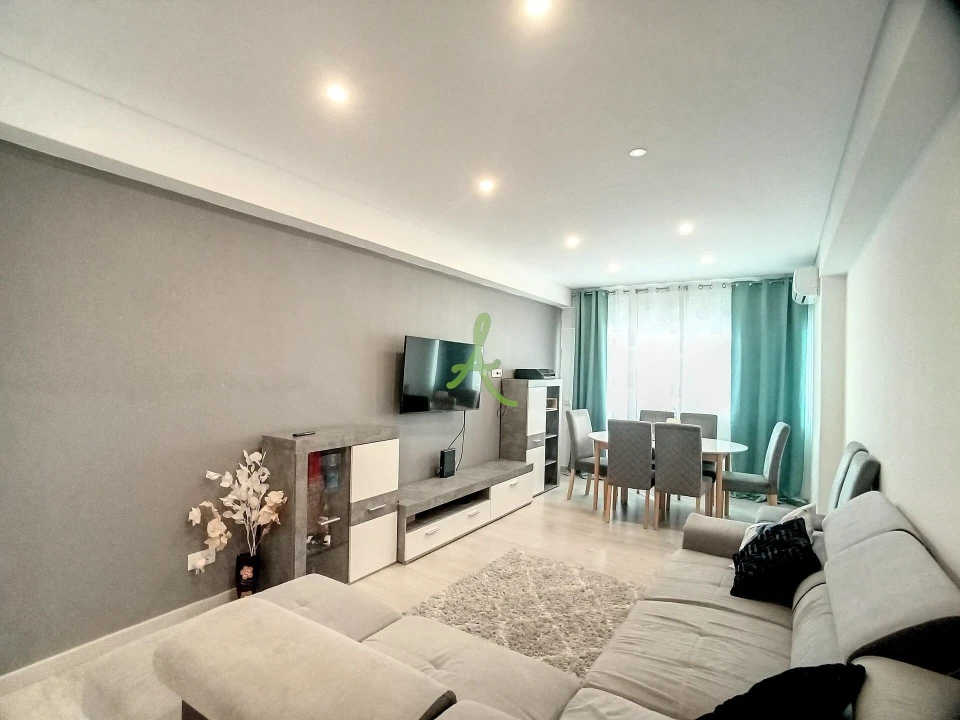 Apartamento T3 para Venda em Portimão Foto 1