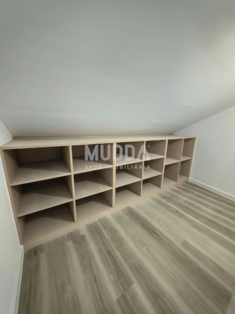 Apartamento T1 para Venda em Sé, Santa Maria e Meixedo