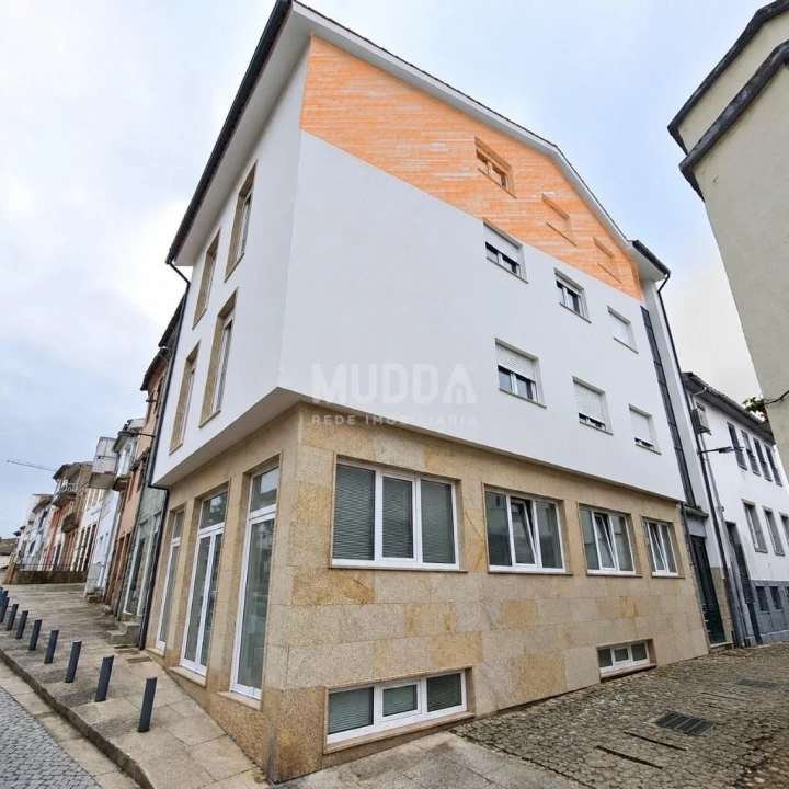 Apartamento T1 para Venda em Sé, Santa Maria e Meixedo Foto 9