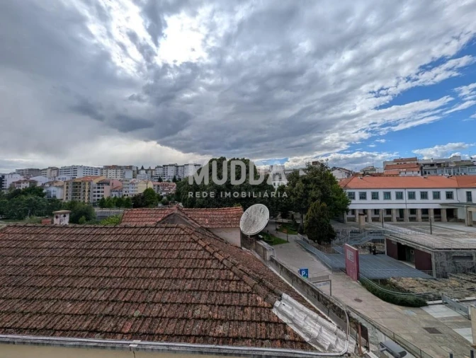 Prédio para Venda em Sé, Santa Maria e Meixedo Foto 5
