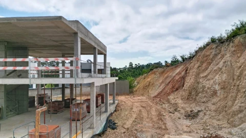 Moradia T4 para Venda em Eiras e São Paulo de Frades