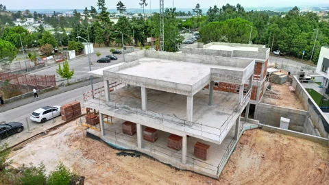 Moradia T4 para Venda em Eiras e São Paulo de Frades