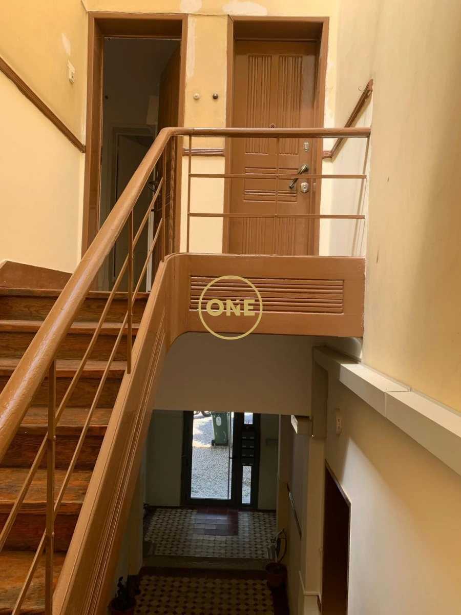 Apartamento T2 para Venda em Beato Foto 5