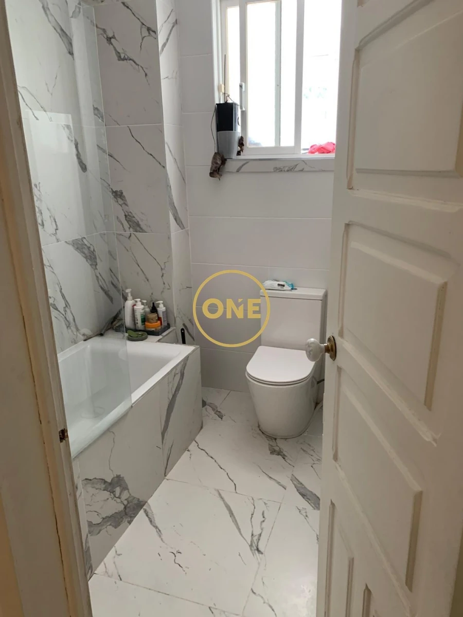 Apartamento T2 para Venda em Beato Foto 16