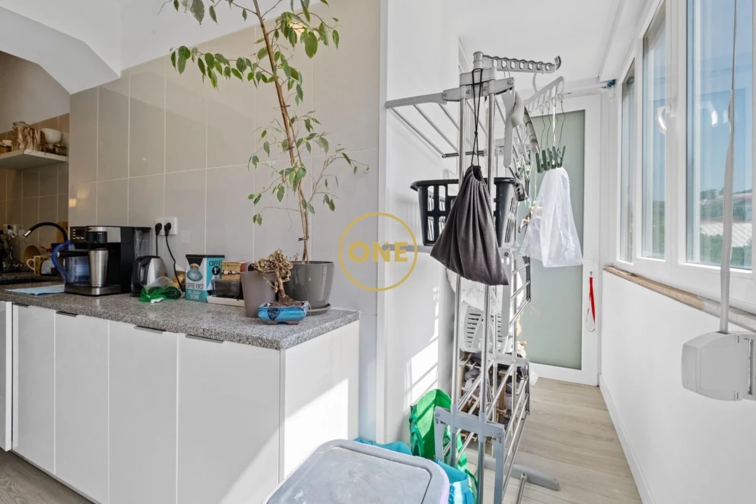 Apartamento T2 para Venda em Beato Foto 25