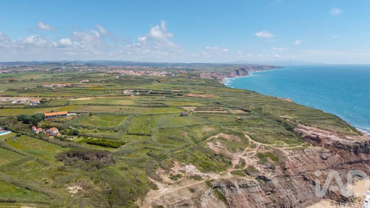 Terreno para Venda em Encosta do Sol Foto 3
