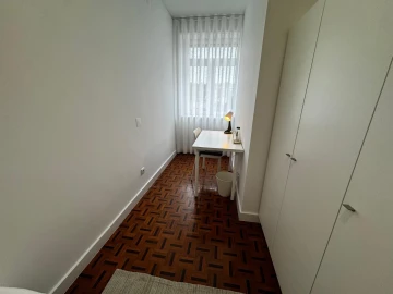 Quarto para Arrendamento em Oliveira, São Paio e São Sebastião