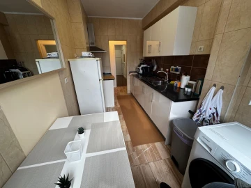 Quarto para Arrendamento em Oliveira, São Paio e São Sebastião