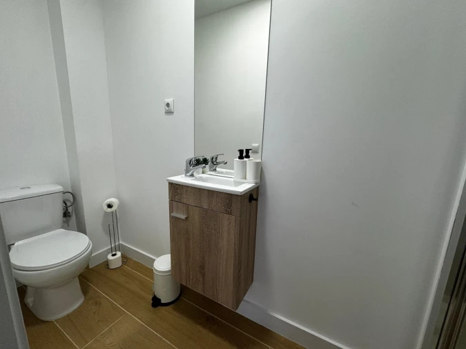 Quarto para Arrendamento em Oliveira, São Paio e São Sebastião Foto 5