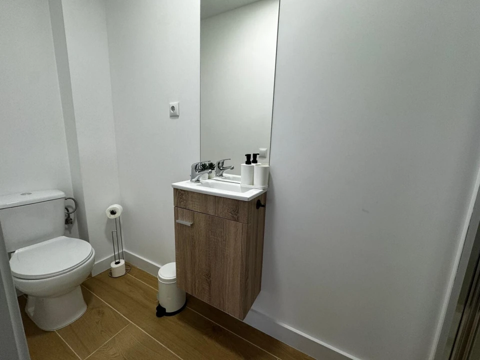 Quarto para Arrendamento em Oliveira, São Paio e São Sebastião Foto 5