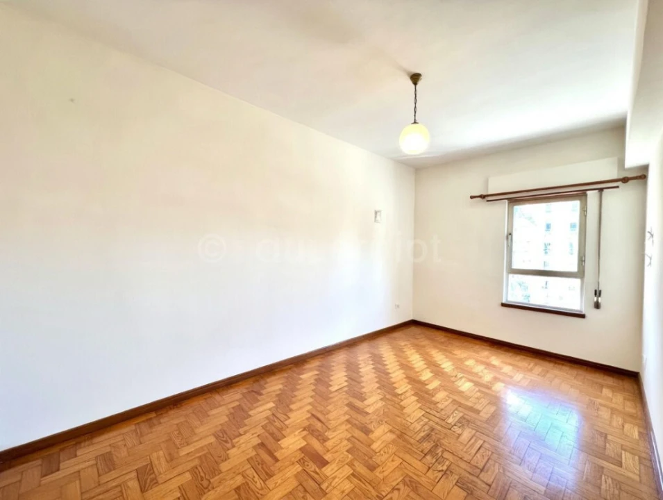Apartamento T3 para Venda em Santo Antonio dos Olivais Foto 3