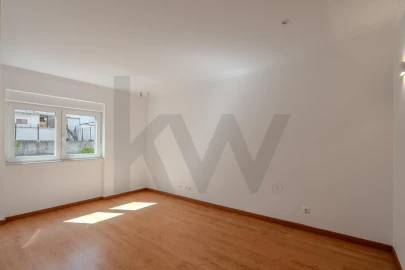 Apartamento T2 para Arrendamento em Algés, Linda-A-Velha e Cruz Quebrada-Dafundo