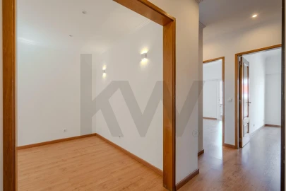 Apartamento T2 para Arrendamento em Algés, Linda-A-Velha e Cruz Quebrada-Dafundo