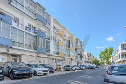 Apartamento T2 para Arrendamento em Algés, Linda-A-Velha e Cruz Quebrada-Dafundo