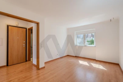 Apartamento T2 para Arrendamento em Algés, Linda-A-Velha e Cruz Quebrada-Dafundo