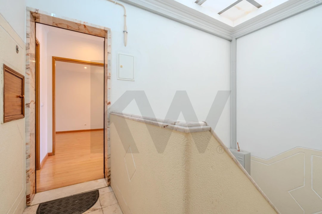 Apartamento T2 para Arrendamento em Algés, Linda-A-Velha e Cruz Quebrada-Dafundo Foto 19
