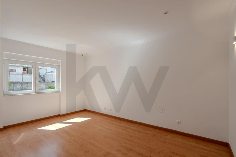 Apartamento T2 para Arrendamento em Algés, Linda-A-Velha e Cruz Quebrada-Dafundo Foto 5